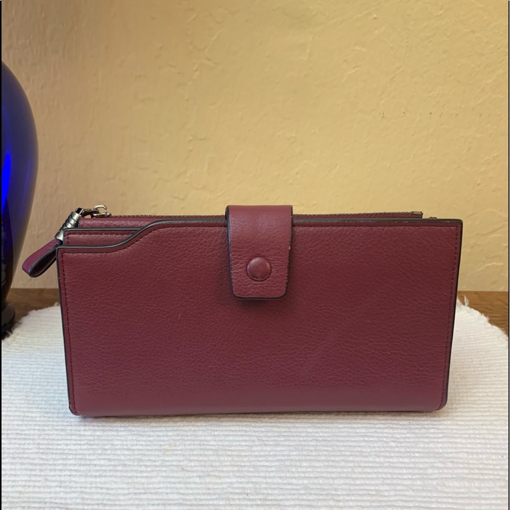 Leather bi-fold RFID wallet - lightly used